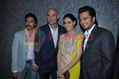 prince_riteish_deshmukh_genelia_at_yuvraaj_singh_bday_bash_and_dinner_with_andre_agassi 
